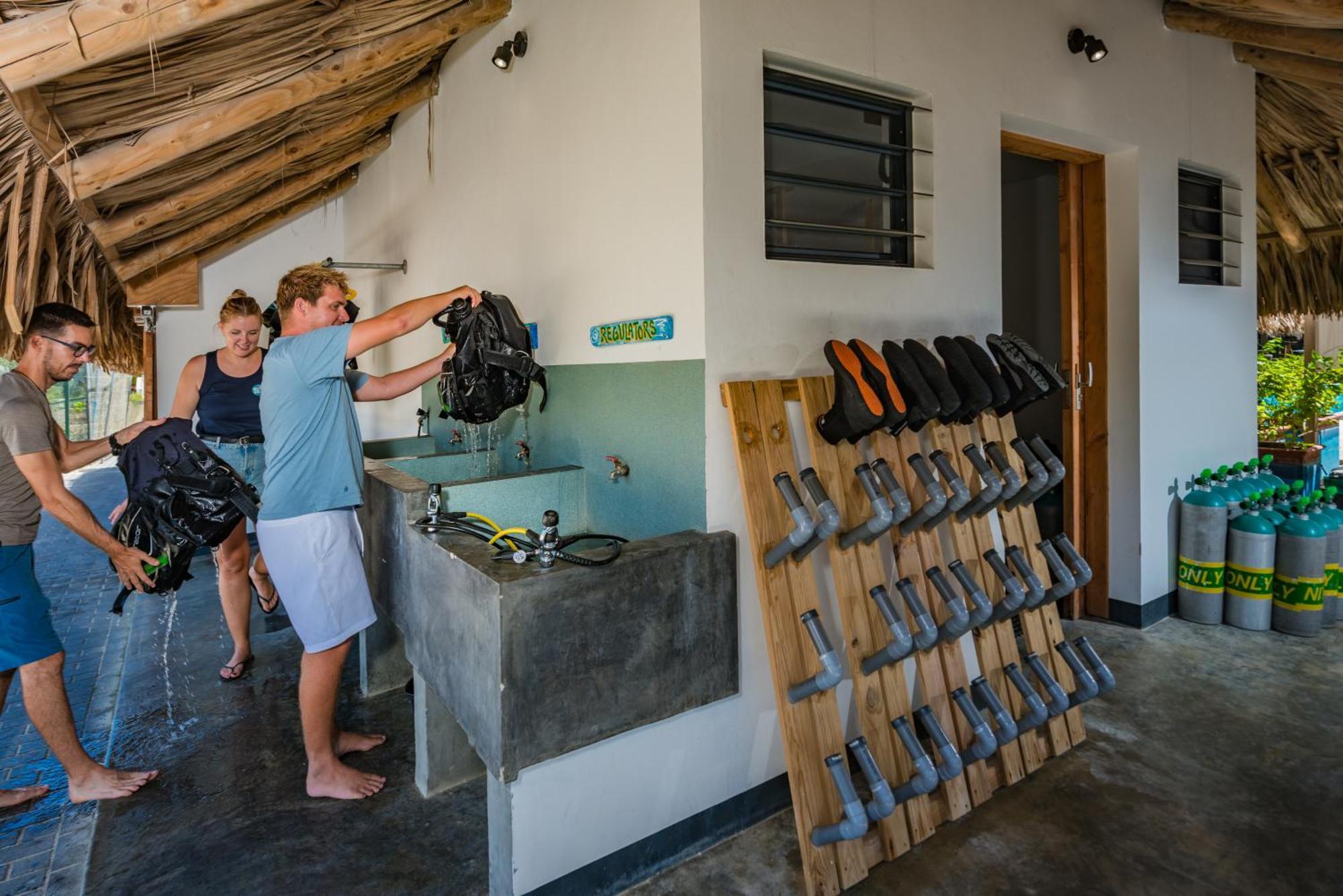 Bloozz Resort Bonaire Kralendijk  Bagian luar foto