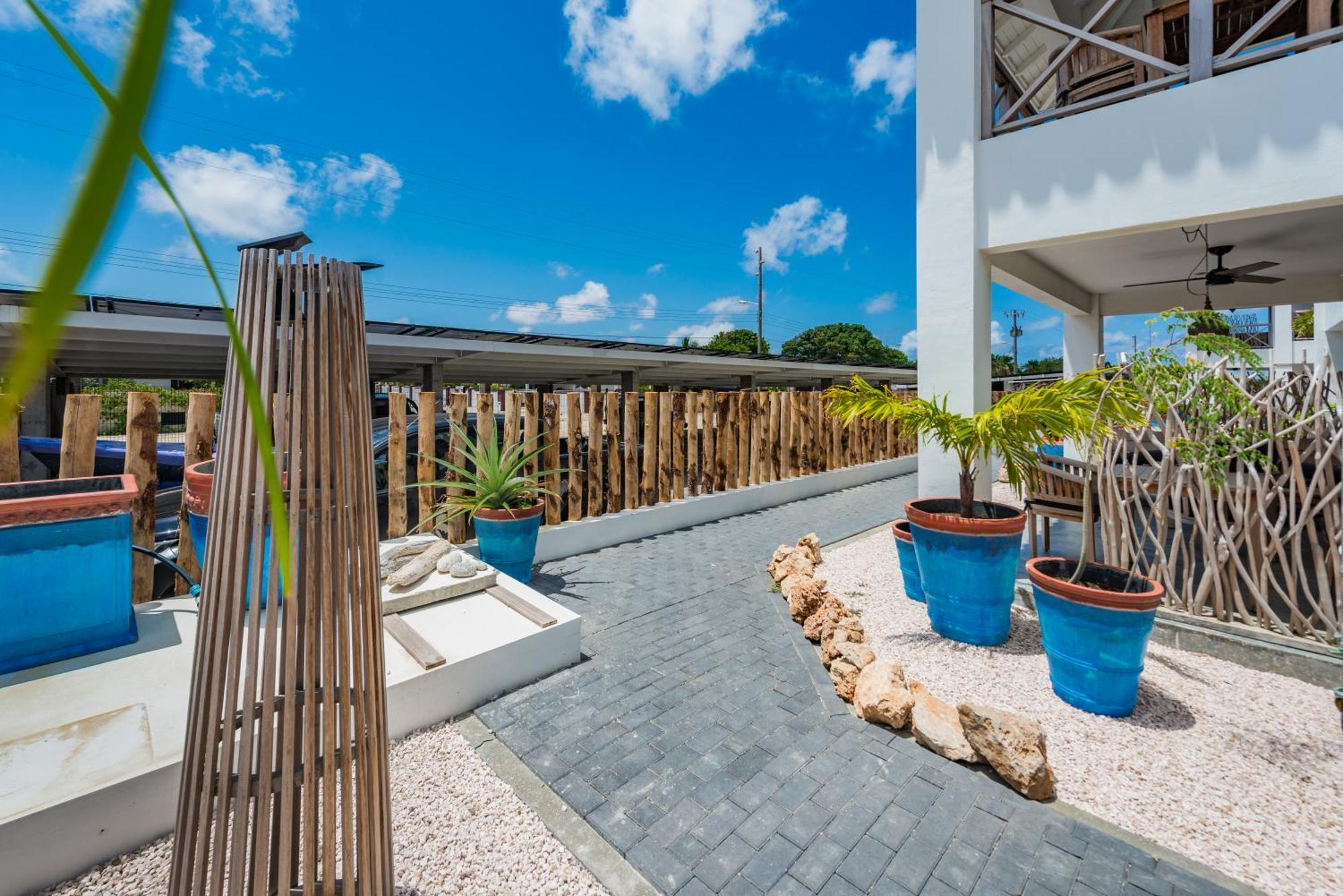 Bloozz Resort Bonaire Kralendijk  Bagian luar foto